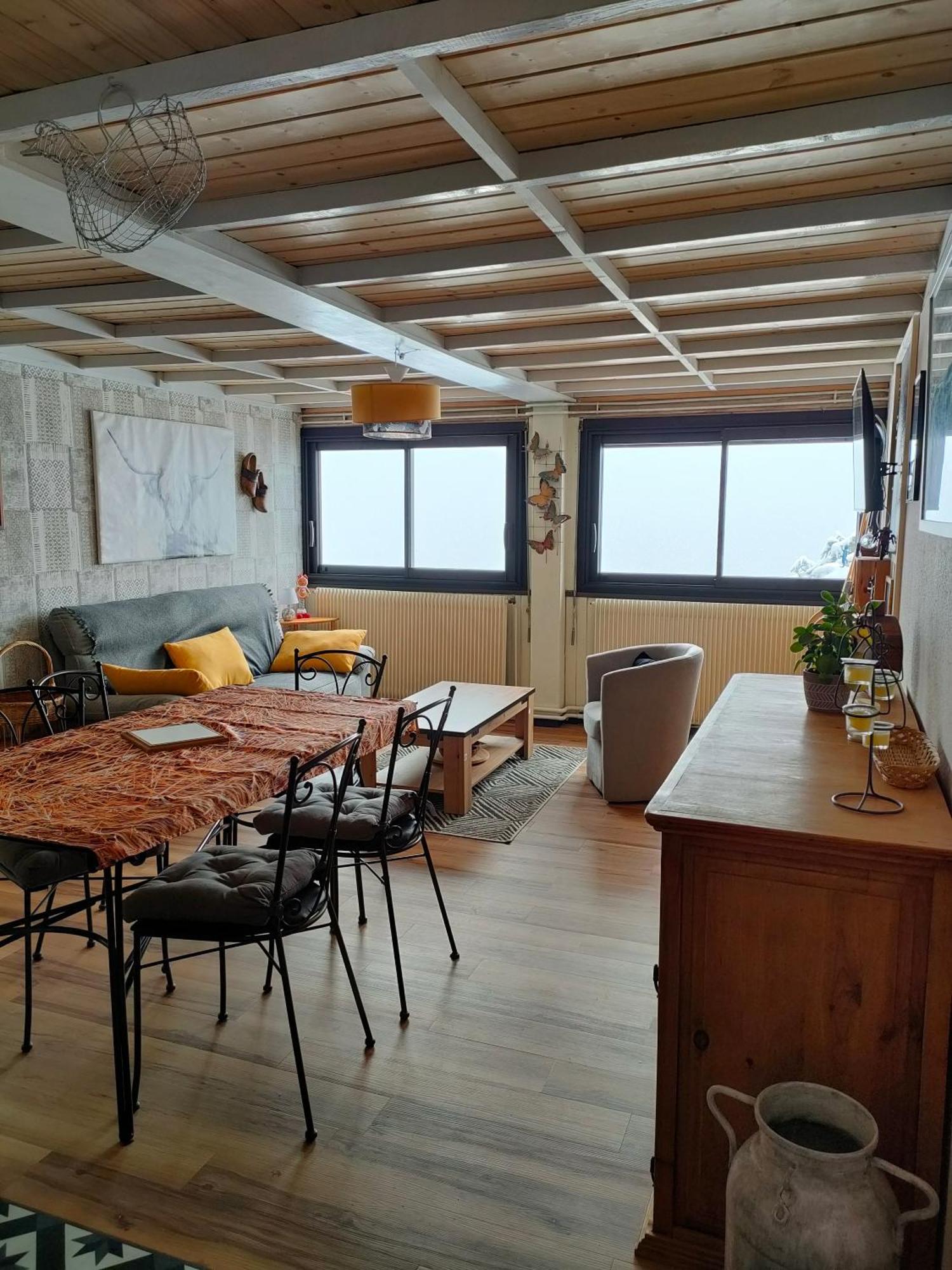 Grand Appartement Vue Magnifique Murat-le-Quaire Exterior foto
